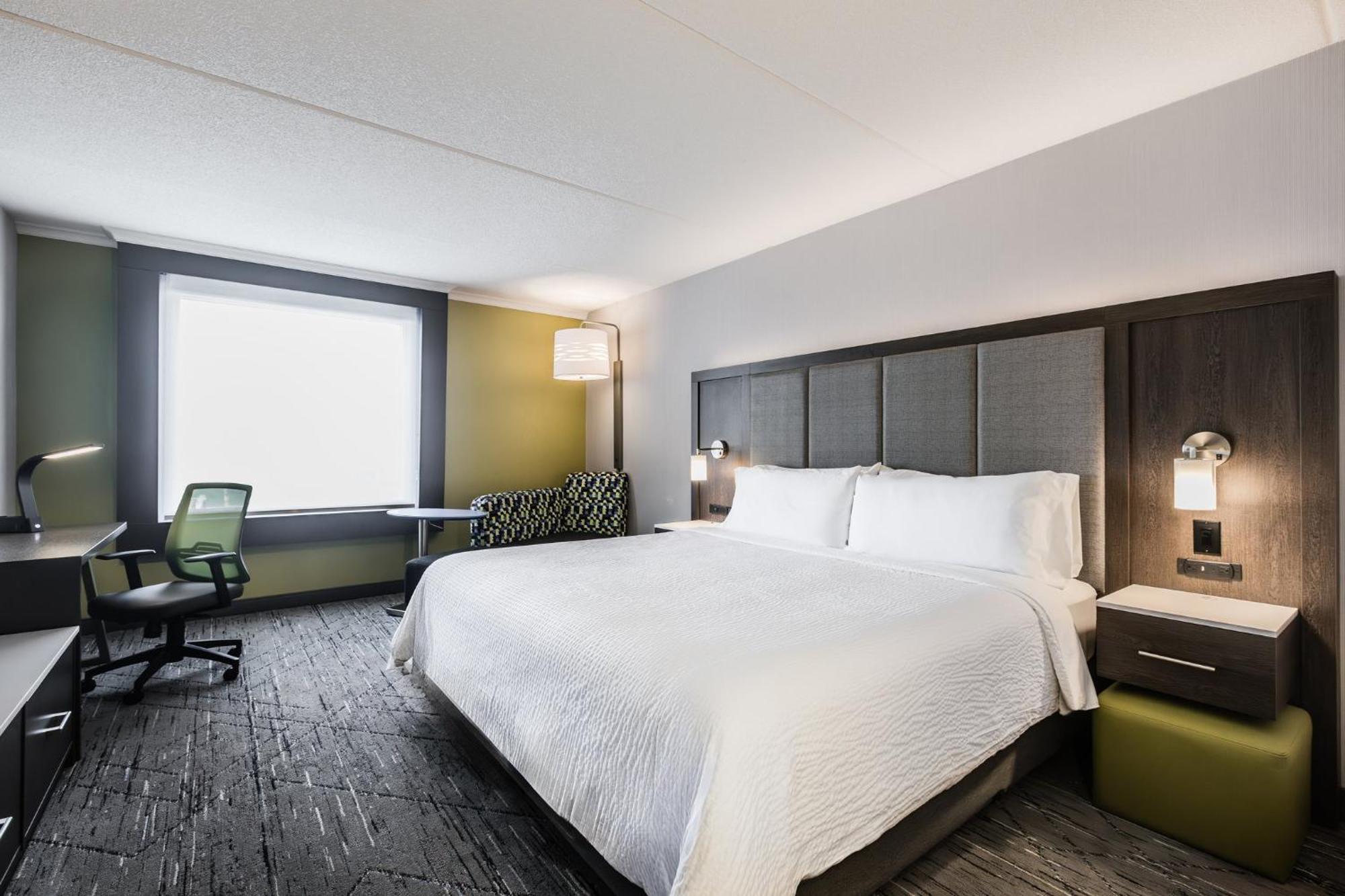 Holiday Inn Express & Suites - Toronto Airport South By Ihg Exterior photo