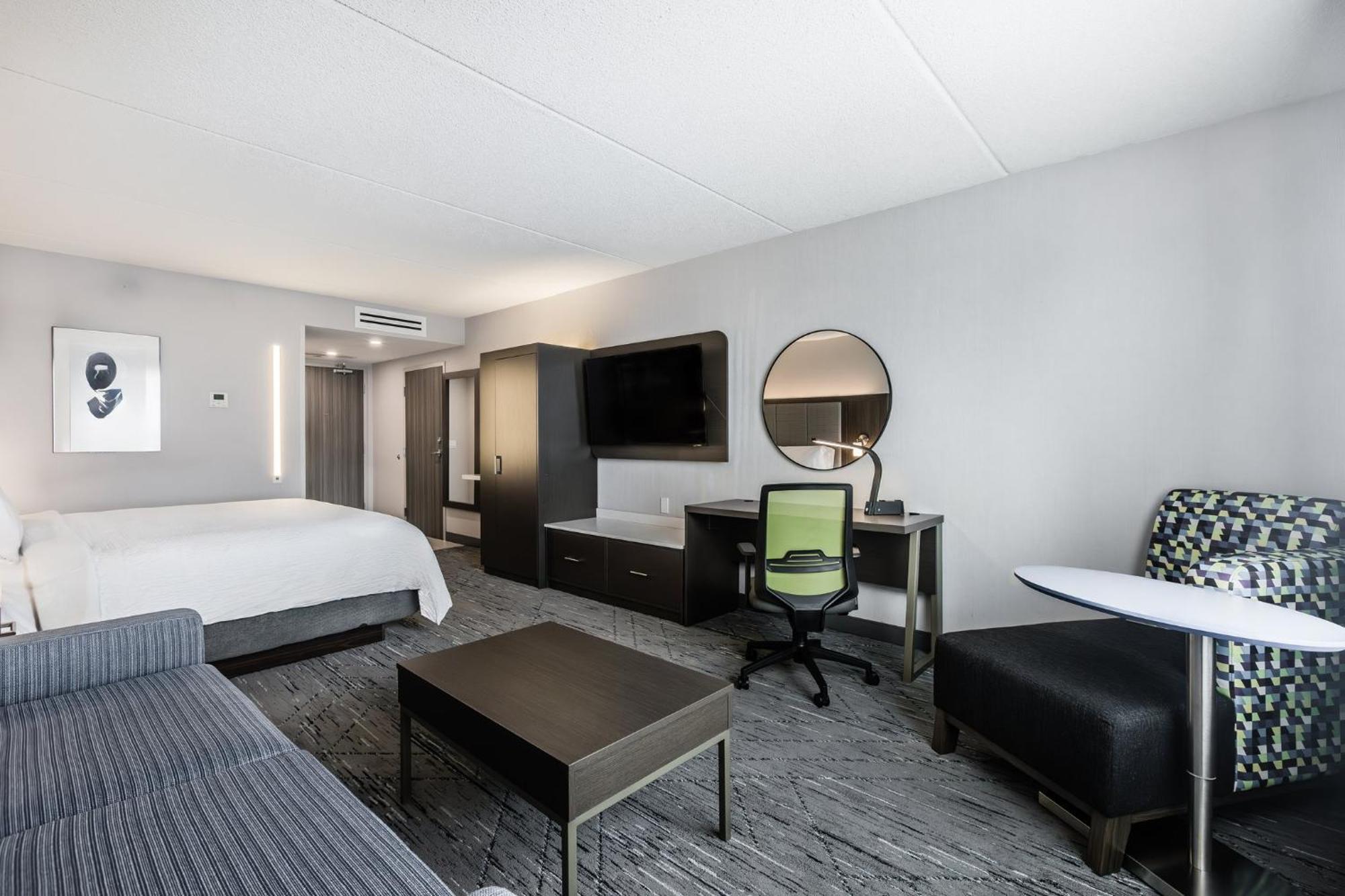 Holiday Inn Express & Suites - Toronto Airport South By Ihg Exterior photo