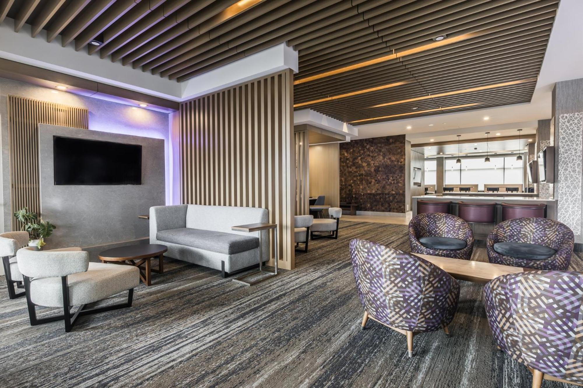 Holiday Inn Express & Suites - Toronto Airport South By Ihg Exterior photo