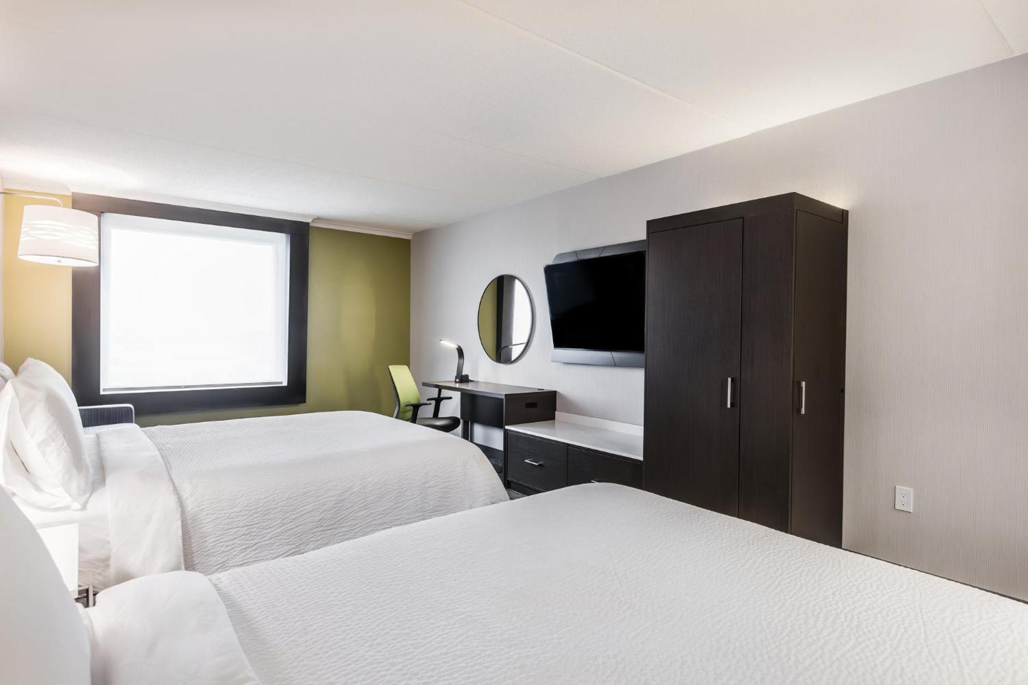 Holiday Inn Express & Suites - Toronto Airport South By Ihg Exterior photo