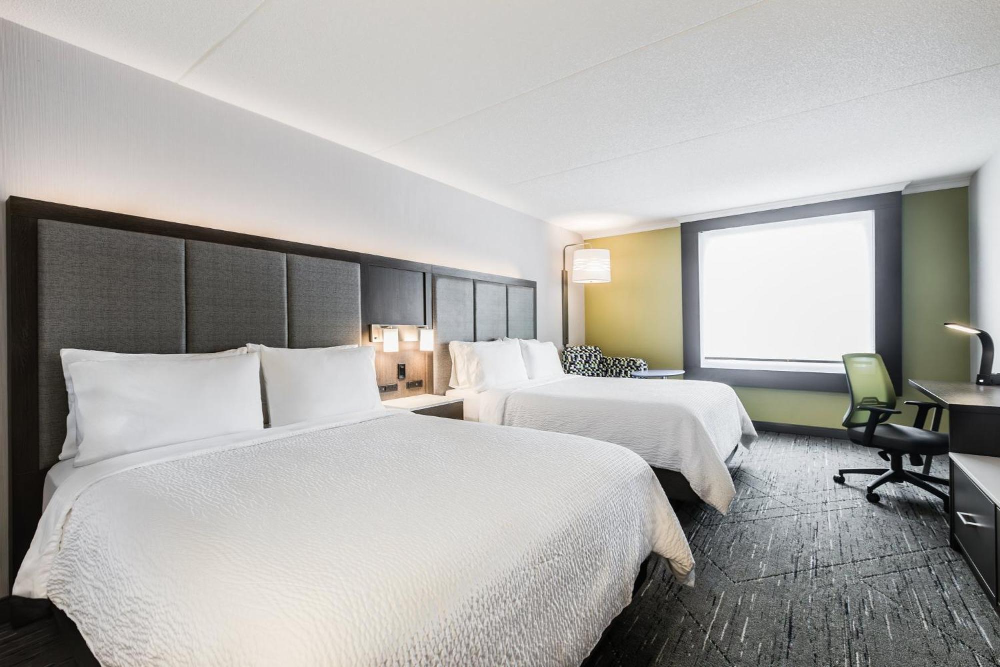 Holiday Inn Express & Suites - Toronto Airport South By Ihg Exterior photo