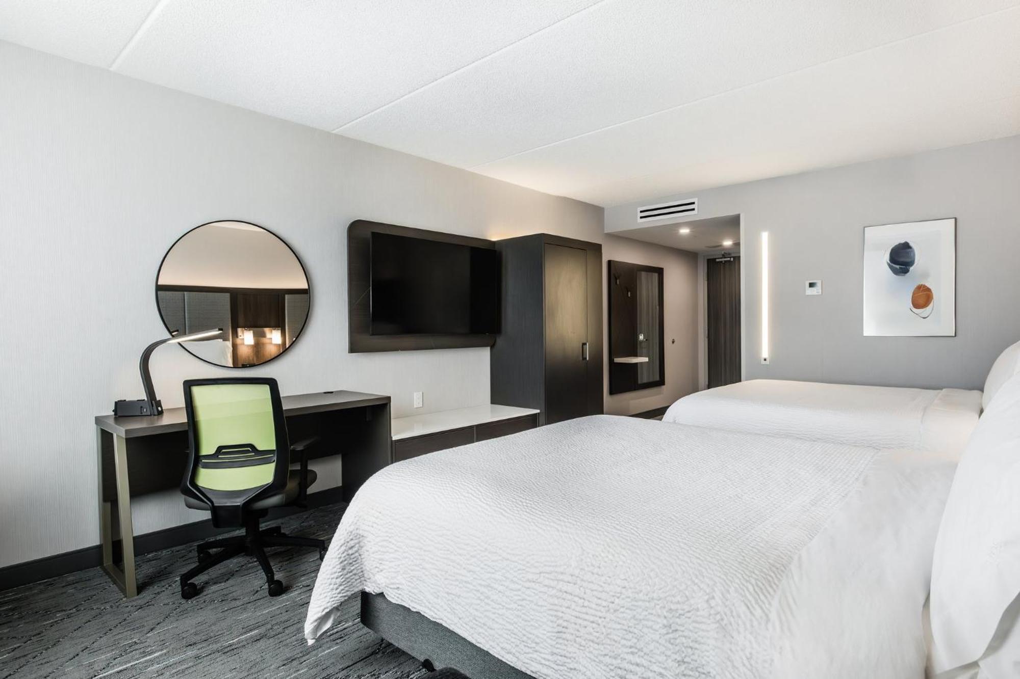 Holiday Inn Express & Suites - Toronto Airport South By Ihg Exterior photo