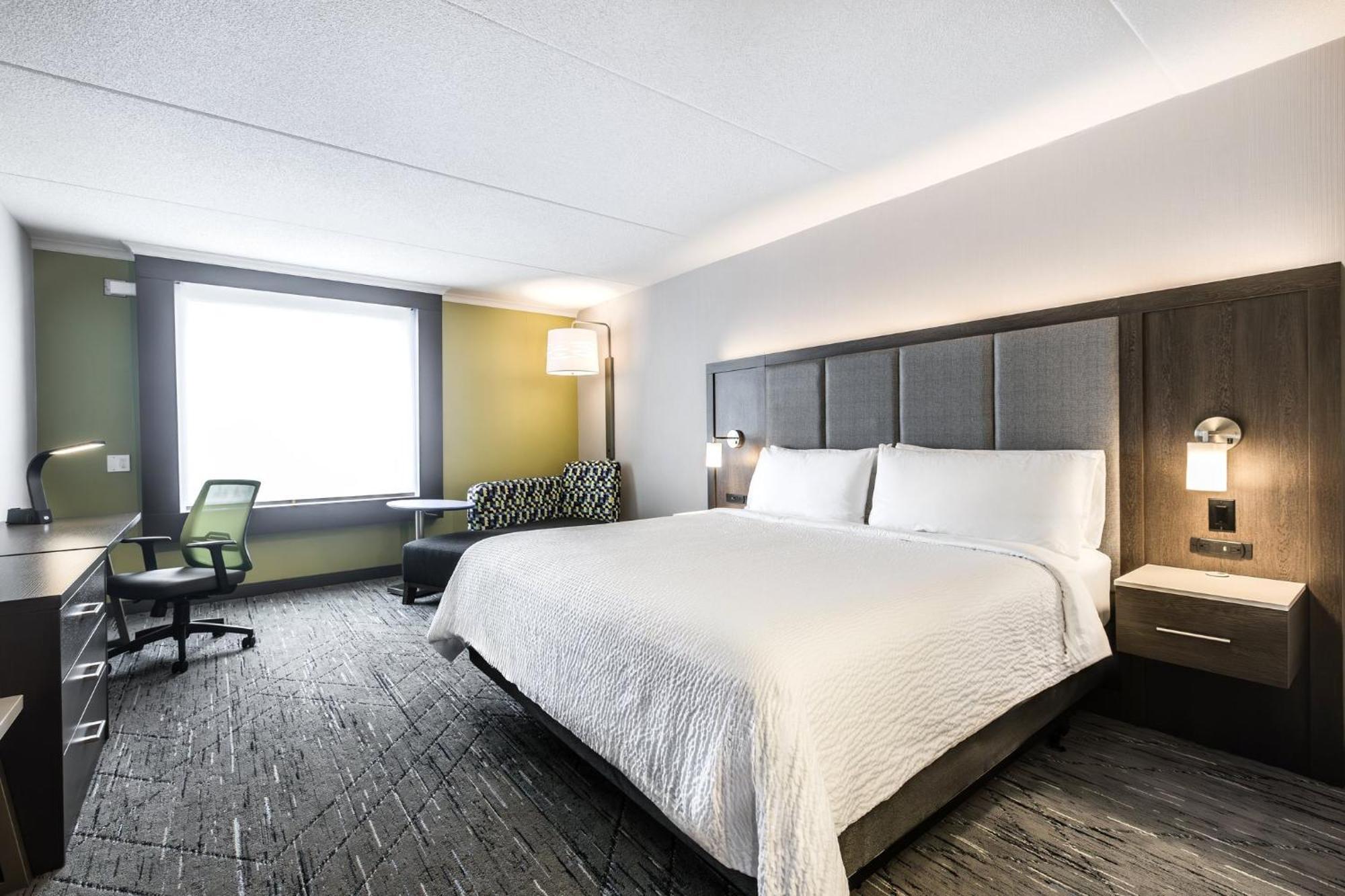 Holiday Inn Express & Suites - Toronto Airport South By Ihg Exterior photo