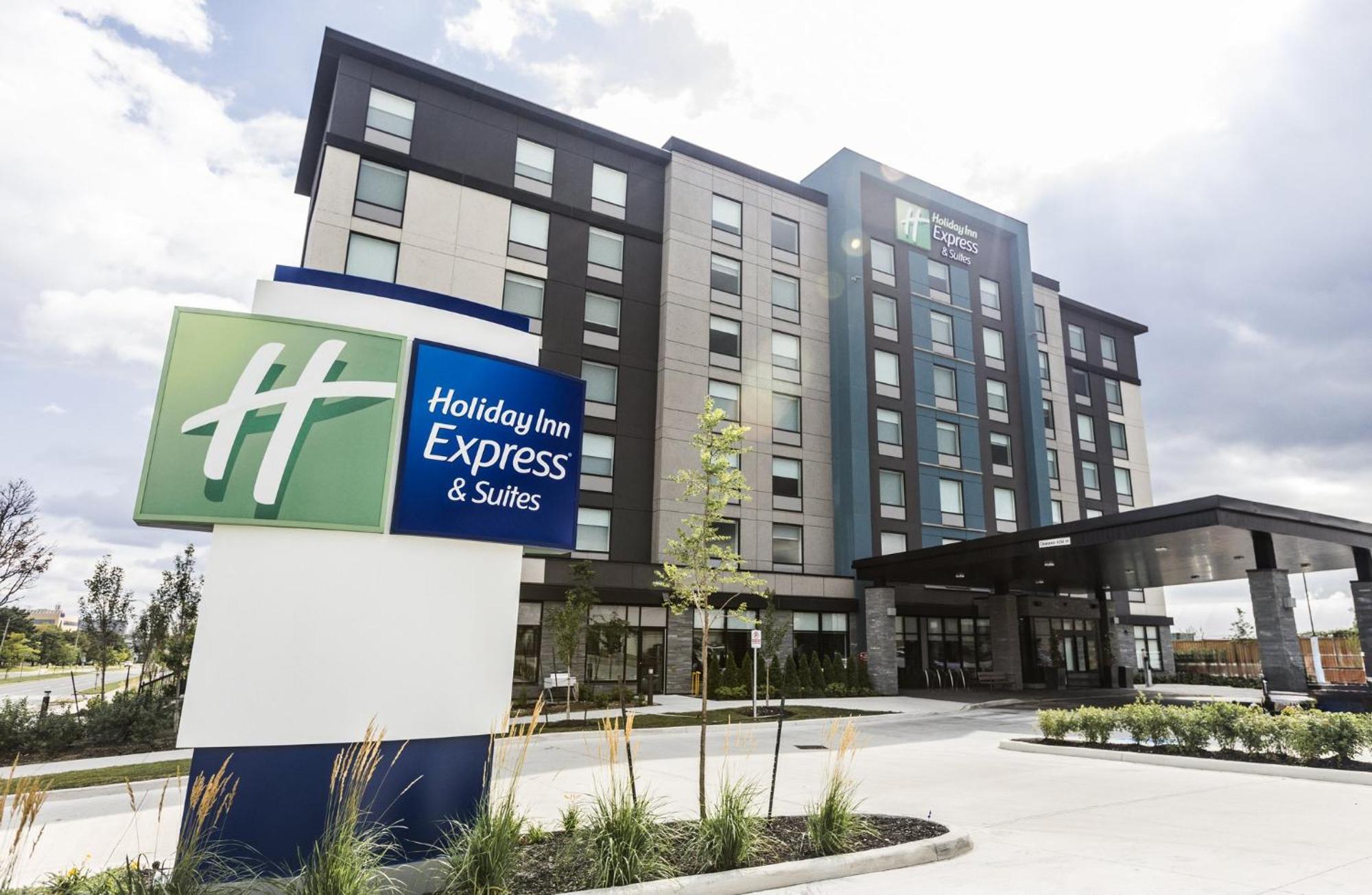Holiday Inn Express & Suites - Toronto Airport South By Ihg Exterior photo